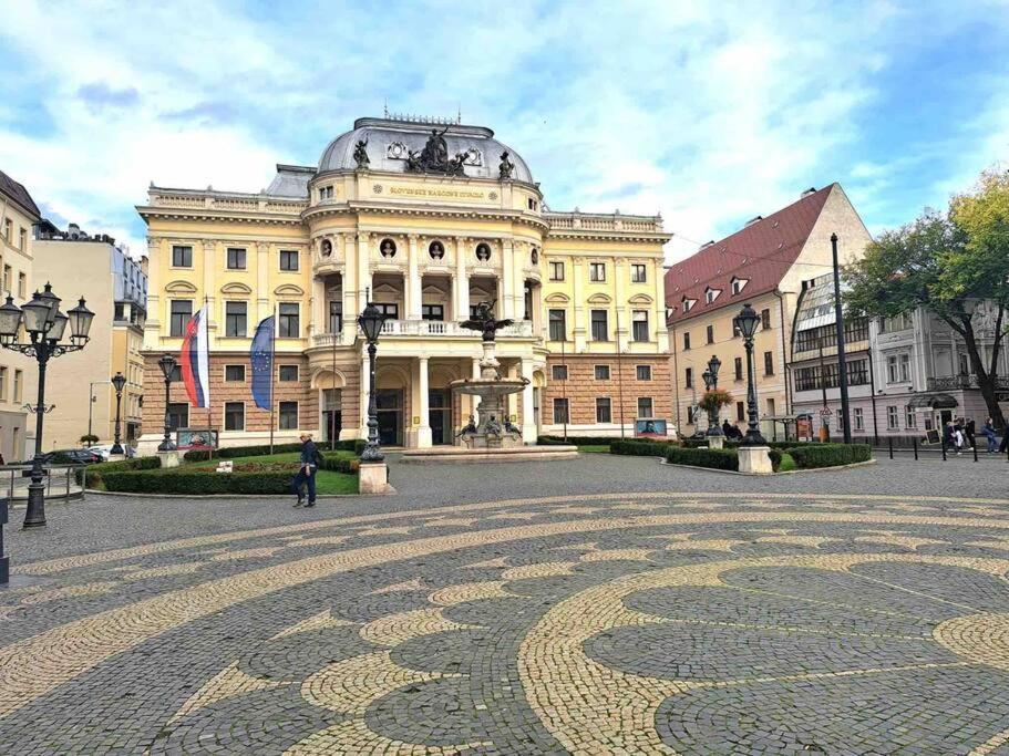 New Studio In Quiet Part Of The City Center Bratislava Exterior foto